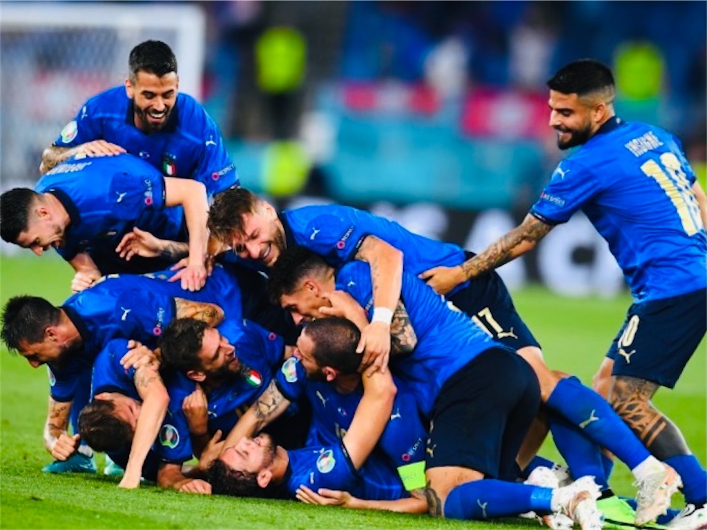 ロカテッリ2発 インモービレ弾でイタリア代表 決勝トーナメント決める Tcan Soccerブログ