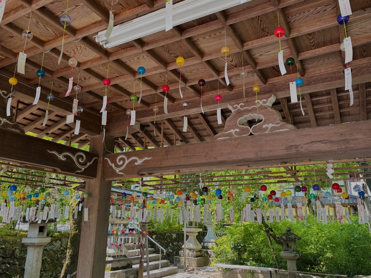 松尾大社「風鈴祈願」800個の風鈴が奏でる夏の音 阪急で行く京都旅