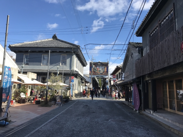 f:id:Tennessee-whiskey:20180910151539j:plain 黒壁スクエア 観光