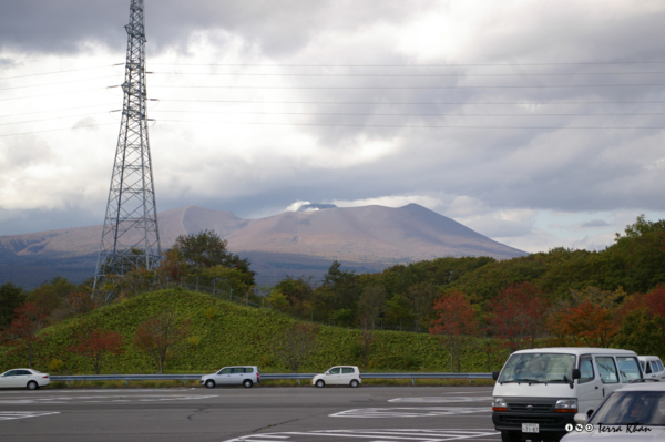 樽前SAから望む秋の樽前山