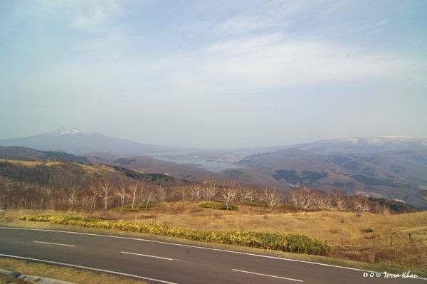 きじひき高原から望む春の大沼公園・駒が岳・横津岳