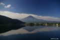 [山梨県][富士五湖][富士山]朝の逆さ富士