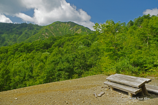 鉱山跡から望む長万部岳