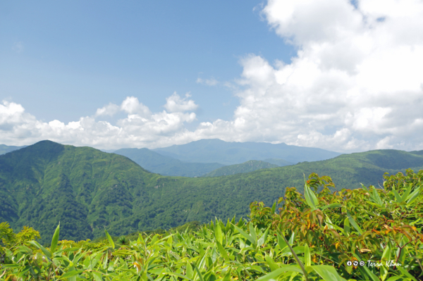 長万部岳山頂から望む狩場山塊