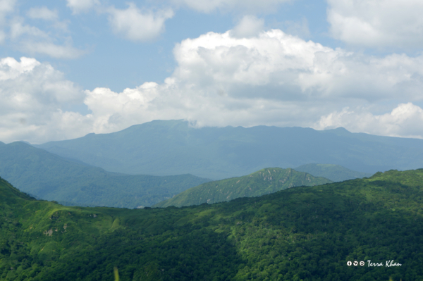 長万部岳山頂から望む狩場山塊