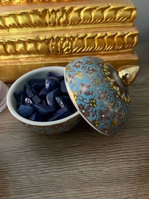 タイ ベンジャロン焼き 置き物 ブラパー大学 タイの王族気分になれる