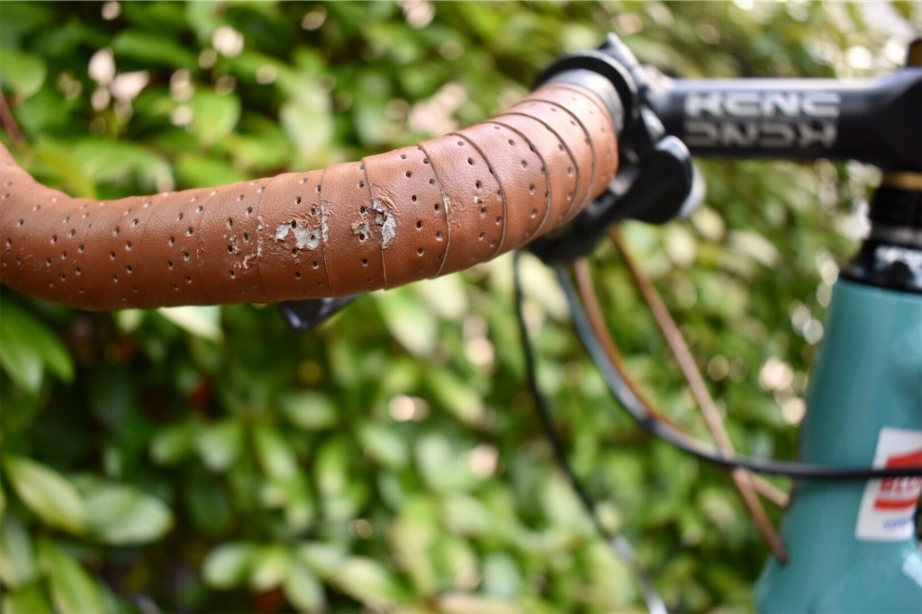 大切なロードやクロスバイクに傷が 自転車室内保管のススメ Tiny Bicycle Club 大切なロードやクロスバイクに傷が 自転車室内保管のススメ Tiny Bicycle Club