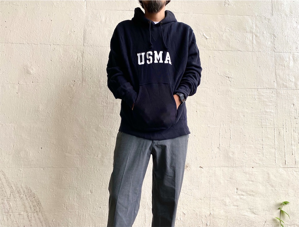 カジュアル衣料の大定番 チャンピオンのリバースウィーブのアラフォーコーデ Tiny Style Salon