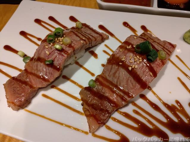 焼肉トラジ上野店でトラジスペシャルコース サーロイン握りと濃厚卵の究極飯を堪能する