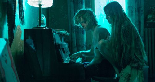 映画レビュー ゆれる人魚 15年 Canary Chronicle カナリアクロニクル