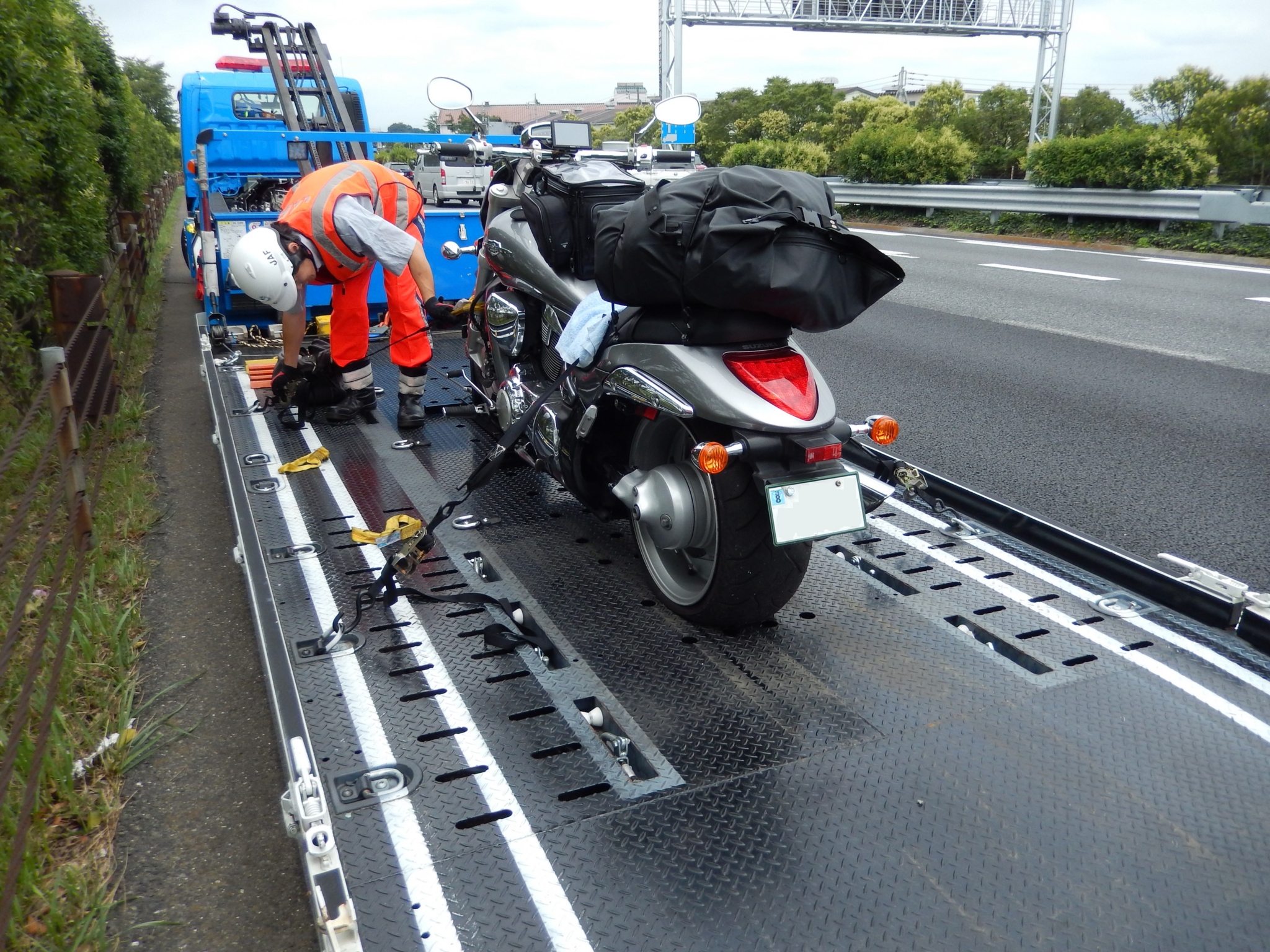 M109r 3度目のパンクは高速道路で起きた 遠くへ もっと遠くへ