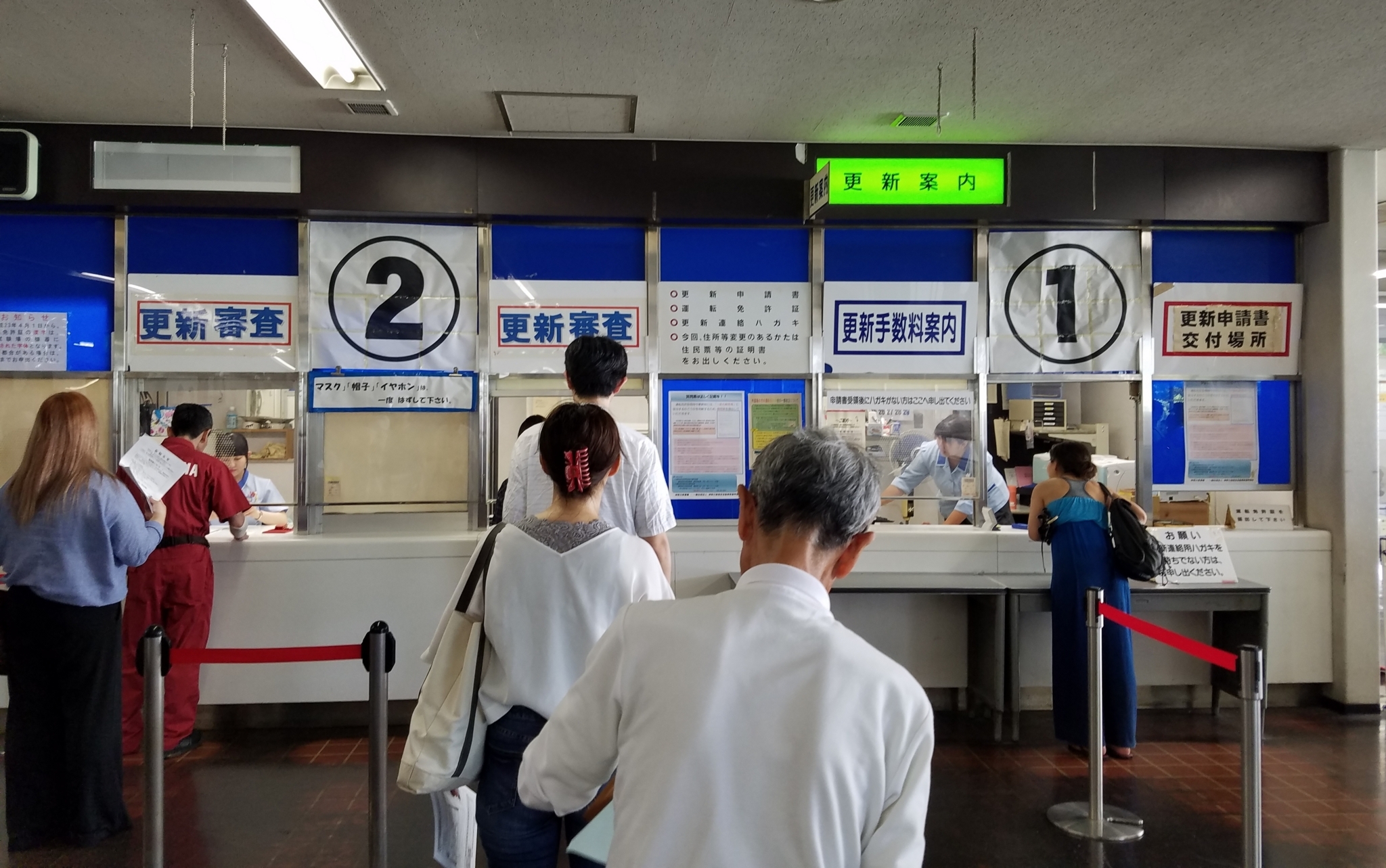 3年ぶりの二俣川は何も変わっちゃいなかった 遠くへ もっと遠くへ 3年ぶりの二俣川は何も変わっちゃいなかった 遠くへ もっと遠くへ