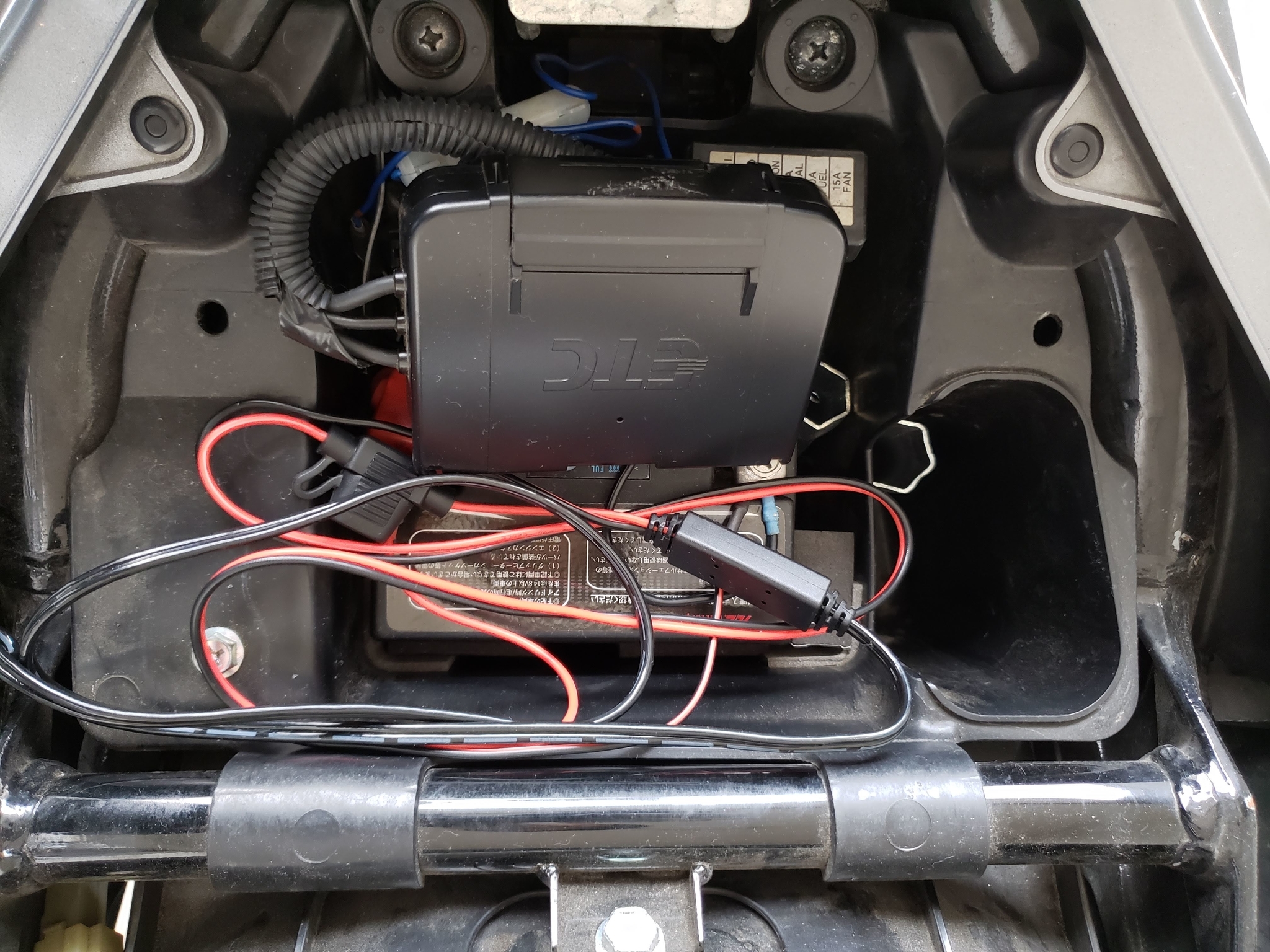 はじめての電熱 Rsタイチ E Heat 車両接続ケーブル取付篇 遠くへ もっと遠くへ