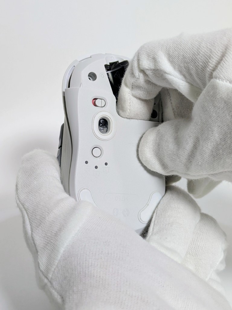 Logicool Signature Plus M750を分解・センサー汚れを清掃 - HIKKIE!