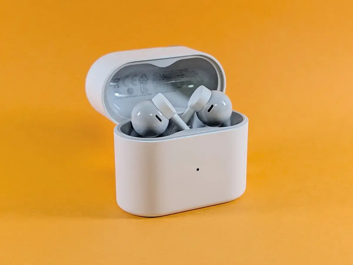 CMF（Nothing）初のイヤーカフ型イヤホン「CMF Clip Pro」実機レビュー 