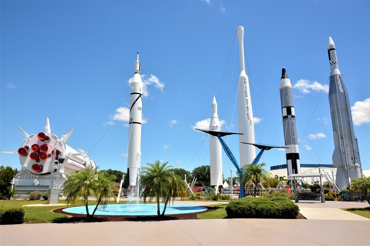 ケネディ宇宙センター Rocket Gardenの見どころ フロリダ旅行 元バックパッカーが海外の大学院で博士号を目指すブログ ケネディ宇宙センター Rocket Gardenの見どころ フロリダ旅行 元バックパッカーが海外の大学院で博士号を目指すブログ