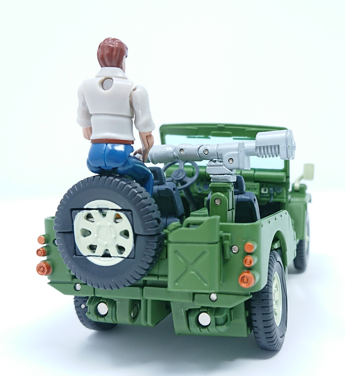 トランスフォーマー マスターピース MP-47 ハウンド Amazon.com: Takara Tomy Transformers Masterpiece MP-47 Hound
