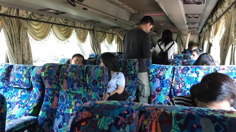 車内