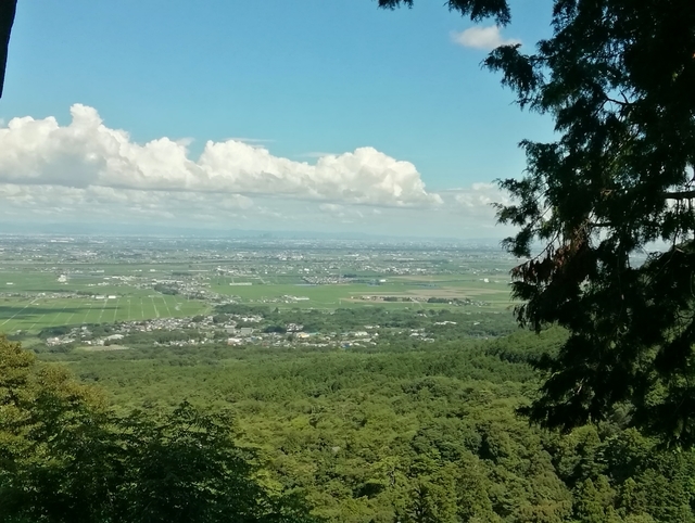 養老の滝への途中で濃尾平野を望む