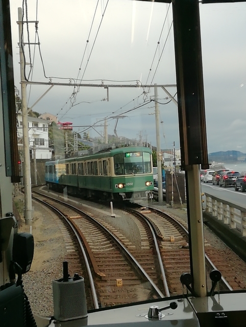 七里ヶ浜駅のすれ違い