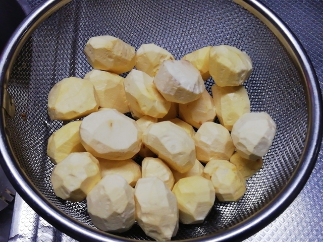 f:id:TsuSUZUKI:20200926030455j:image 続・栗の実 2020