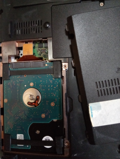 僕の1号機（富士通FMV LIFBOOK 5762/F）のハードディスク→SSDに交換前