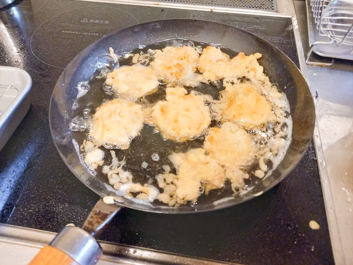 カラッと揚がった様子
