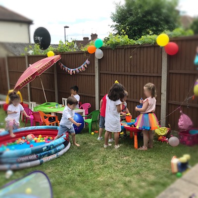 今日の楽しかったガーデンパーティー そして 世界を渡り歩くイギリス人 人生は冒険かーイギリス ドバイ そしてシンガポール 今日の楽しかったガーデンパーティー そして 世界を渡り歩くイギリス人 人生は冒険かーイギリス ドバイ そしてシンガポール