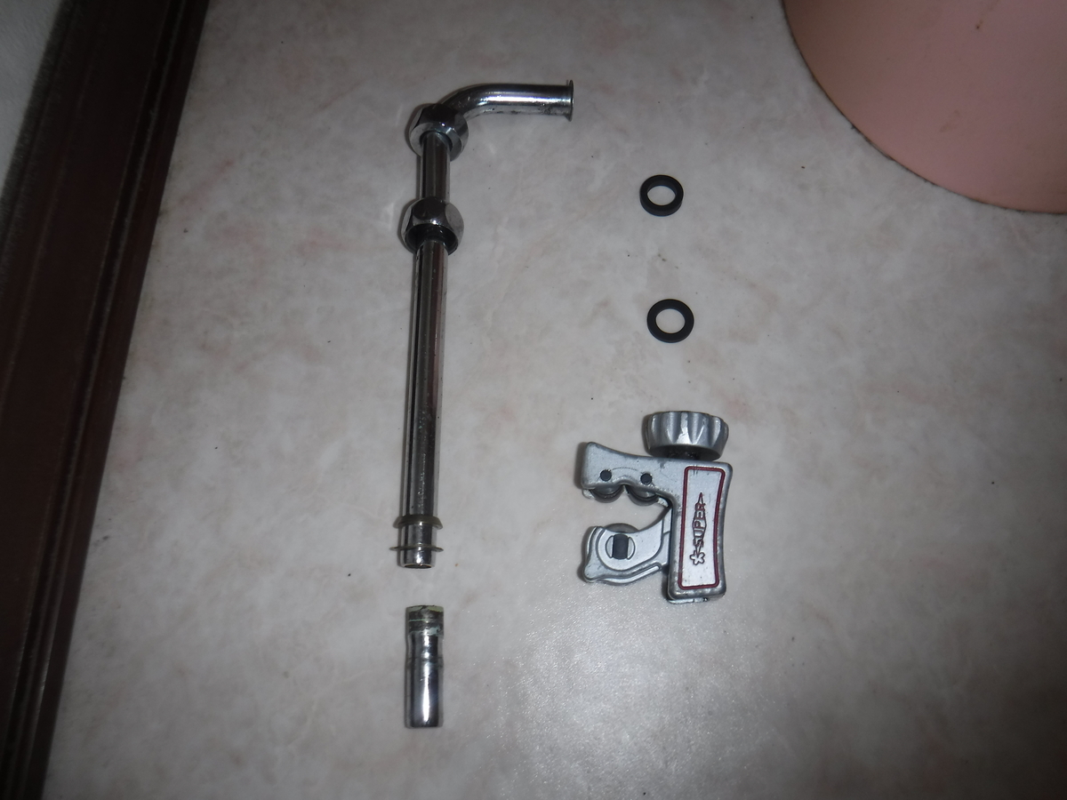 温水洗浄便座取付作業 Toto ｳｫｼｭﾚｯﾄ Bv2 Tcf2222e あなたにも出来るかも 水道修理ブログ