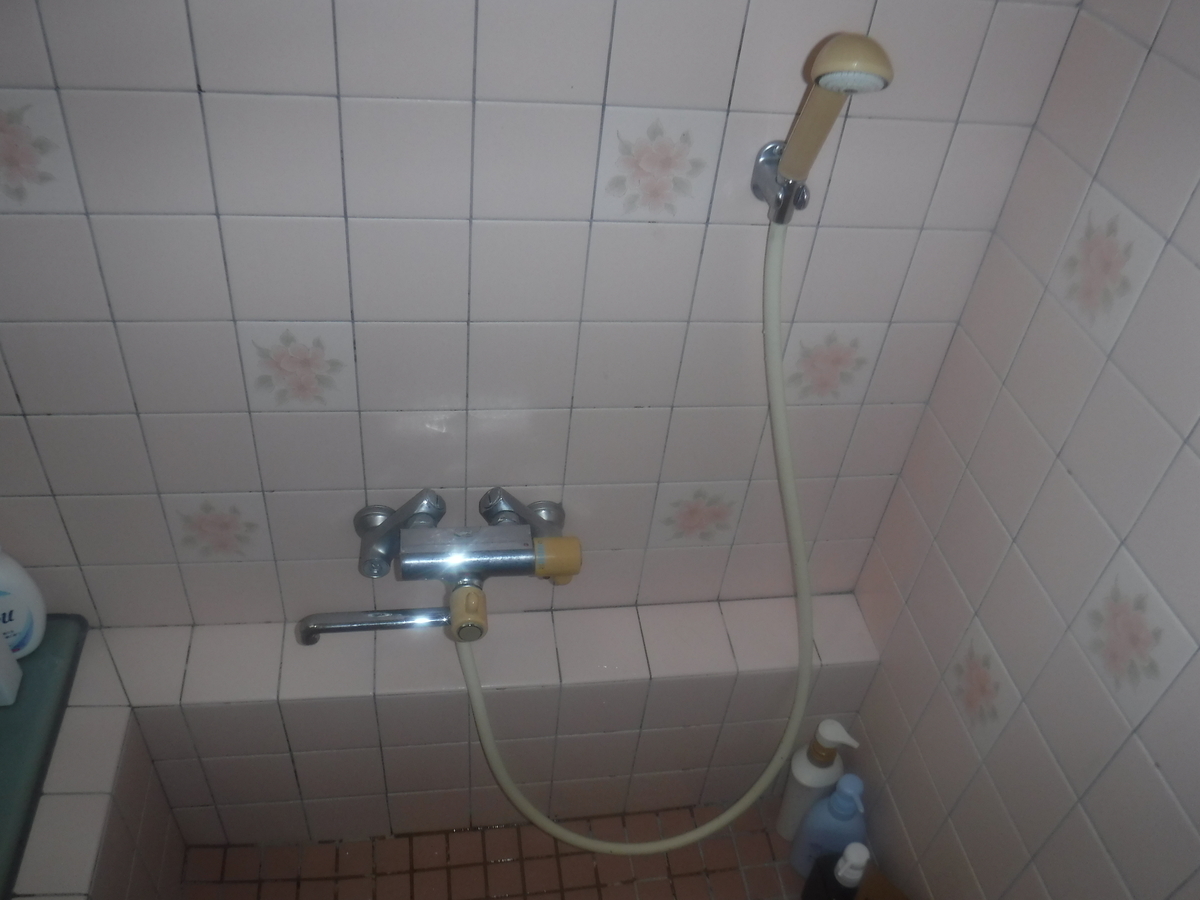 浴室壁付サーモスタットシャワー水栓交換 TOTO TM245C から TOTO 浴室壁付サーモスタットシャワー水栓交換 TOTO TM245C から TOTO