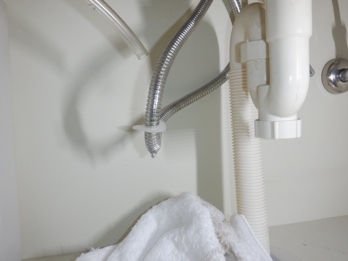 パナソニック 松下電工 洗面洗髪シャワー水栓 Cq913b シャワーホース水漏れ 水栓本体交換 Kvk Km8007 へ あなたにも出来るかも 水道修理ブログ パナソニック 松下電工 洗面洗髪シャワー水栓 Cq913b シャワーホース水漏れ 水栓本体交換 Kvk Km8007 へ あなたにも出来るかも 水道修理ブログ