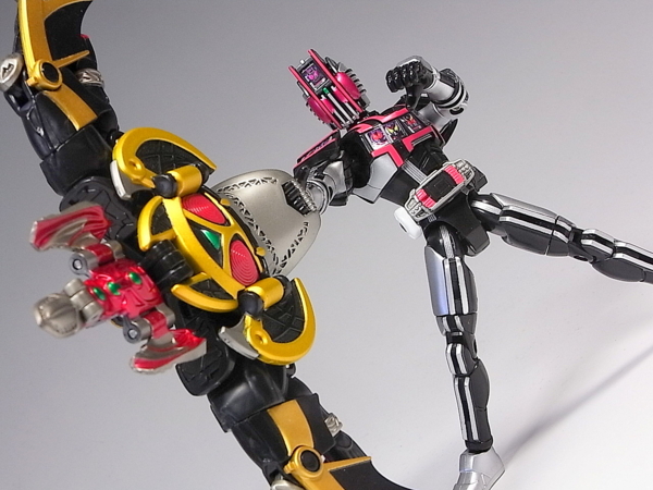仮面ライダーディケイド FFR11 仮面ライダーディケイド コンプリートフォーム 2mvetro バンダイ FFR11 仮面ライダーディケイド コンプリートフォーム