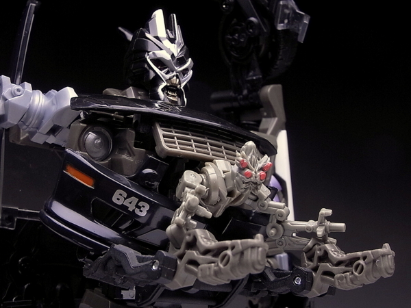 トランスフォーマーリベンジ RD-24 ディセプティコン バリケード