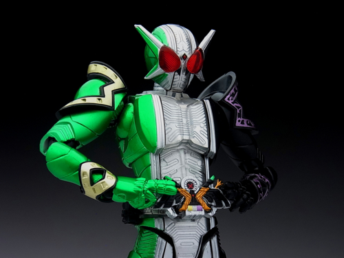 S.H.フィギュアーツ 仮面ライダーW サイクロンジョーカー