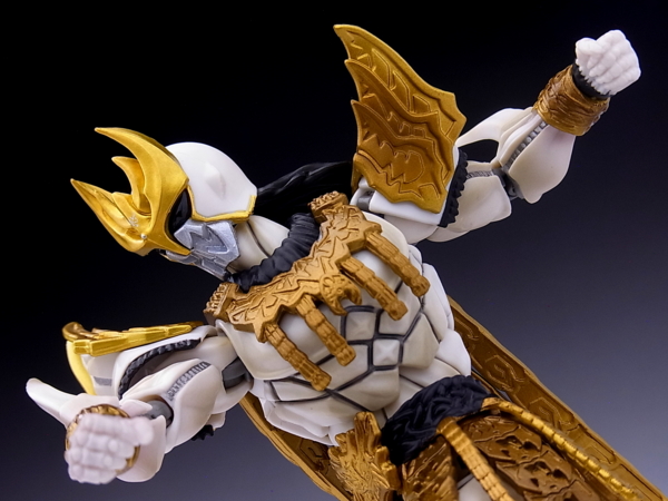 S.H.フィギュアーツ 仮面ライダークウガ ン・ダグバ・ゼバ レビュー