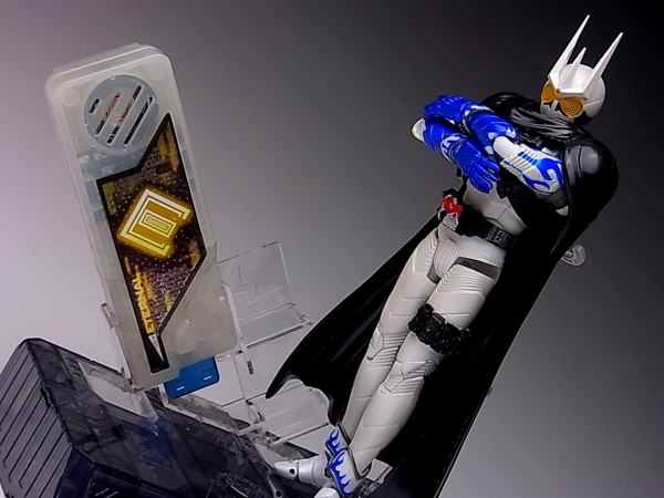 S H フィギュアーツ 仮面ライダーエターナル レビュー Yoの玩具箱 S H フィギュアーツ 仮面ライダーエターナル レビュー Yoの玩具箱