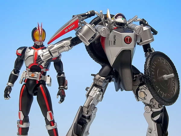 抽選販売】S.H.Figuarts オートバジン＆仮面ライダーファイズ