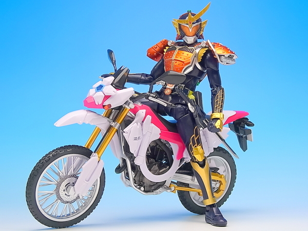 S.H.フィギュアーツ　仮面ライダー鎧武 & サクラハリケーン S.H.フィギュアーツ サクラハリケーン レビュー - YOの玩具箱
