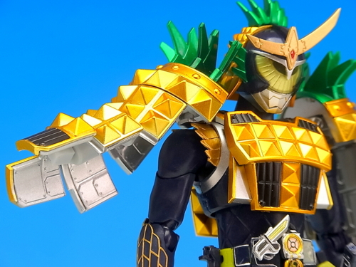 S.H.フィギュアーツ 仮面ライダー鎧武 パインアームズ ＆ 仮面ライダー