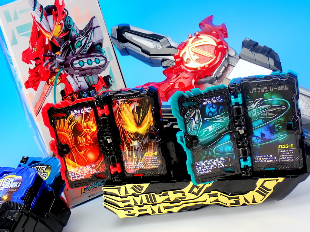 DXキングライオンとソードライバーホルダー　2個セット DXキングライオン大戦記ワンダーライドブック｜仮面ライダー