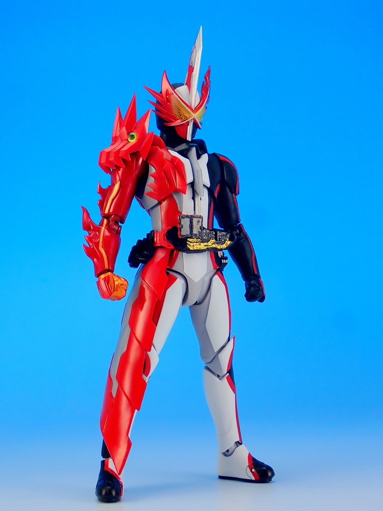 楽一番公式アカウント63 専用フィギュアーツ 仮面ライダーセイバー