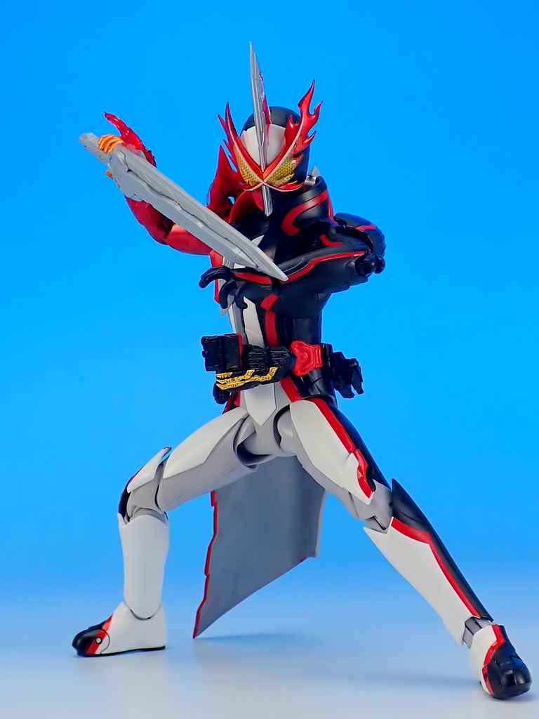 S.H.フィギュアーツ 仮面ライダーセイバー ブレイブドラゴン を改造し