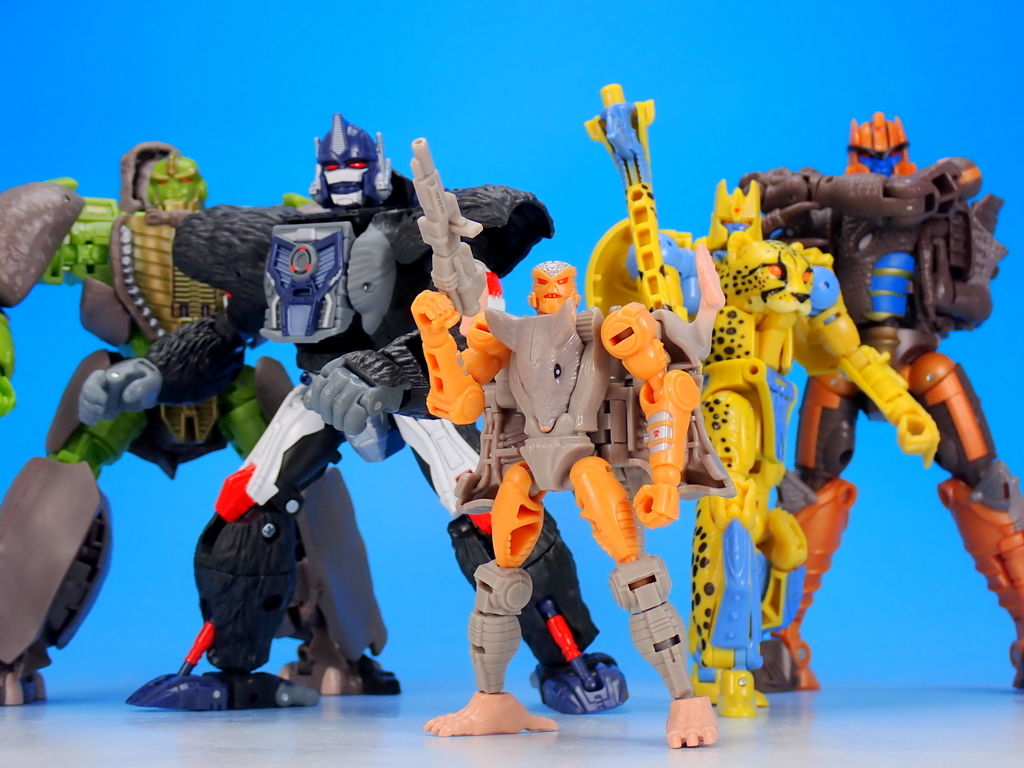 トランスフォーマー キングダムシリーズ KD-13 ライノックス で
