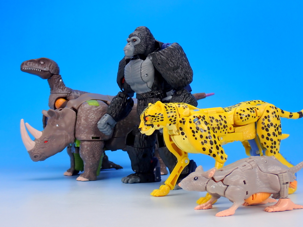 トランスフォーマー キングダムシリーズ KD-13 ライノックス で遊ぶ