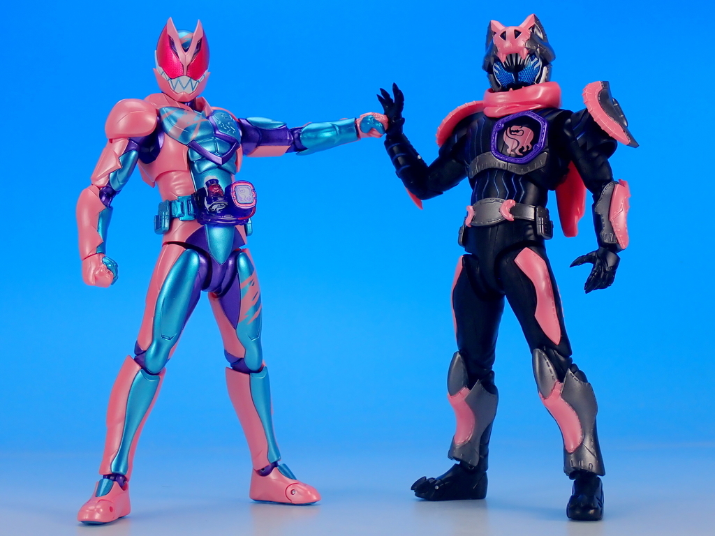 SHFiguarts 仮面ライダーリバイ レックスゲノム で遊ぶ - YOの玩具箱