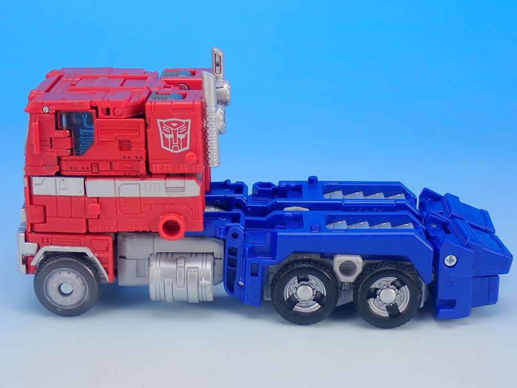 トランスフォーマーキングダム　KD-19 オプティマスプライムwithトレーラー Amazon.com: Transformers Kingdom Series KD-19 Optimus Prime