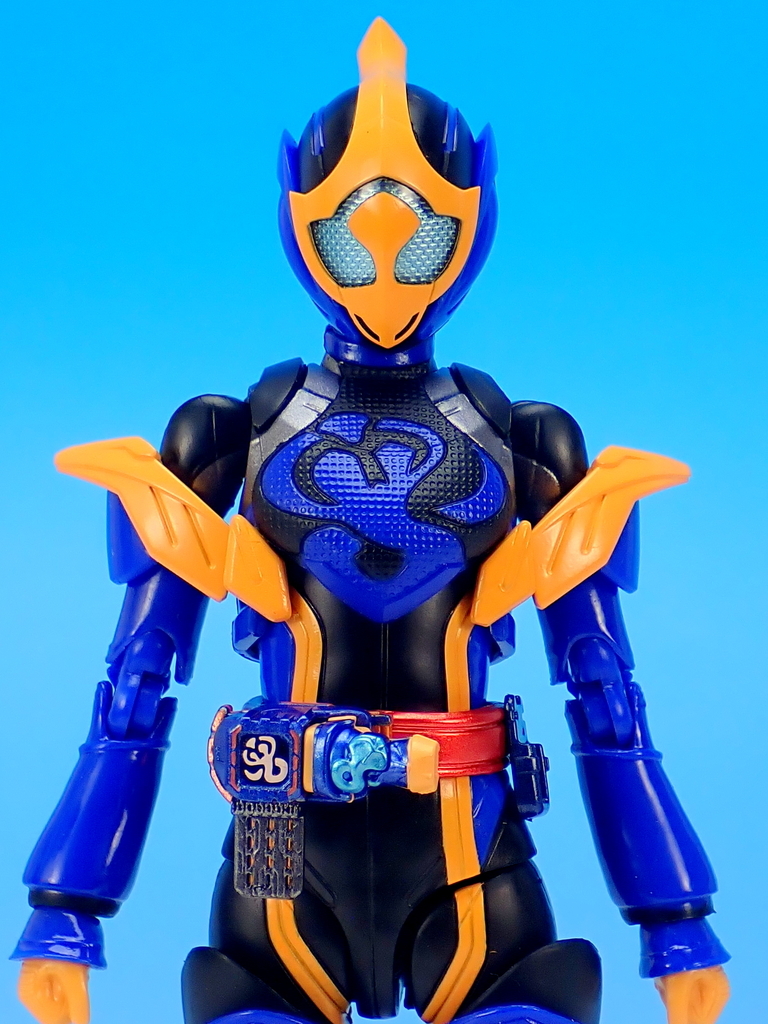 S.H.Figuarts 仮面ライダージャンヌ コブラゲノム＆ラブコフ クジャク