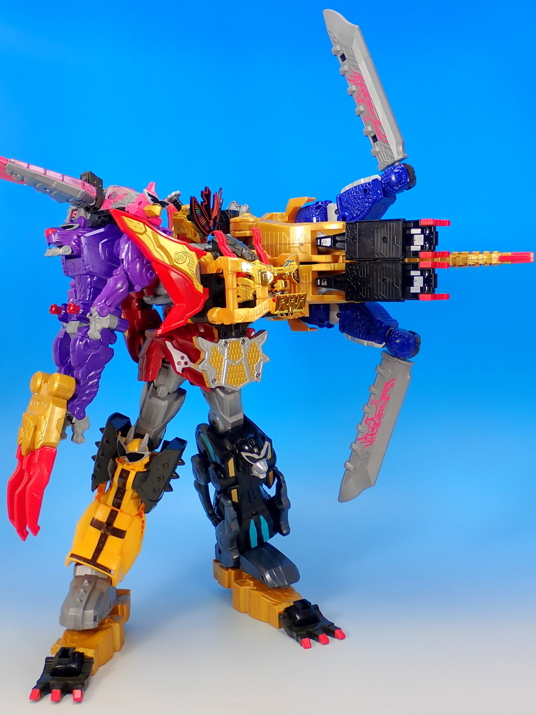 DXトラドラゴンジン BANDAI DX虎龍攻神（トラドラゴンジン） | スーパー戦隊おもちゃウェブ