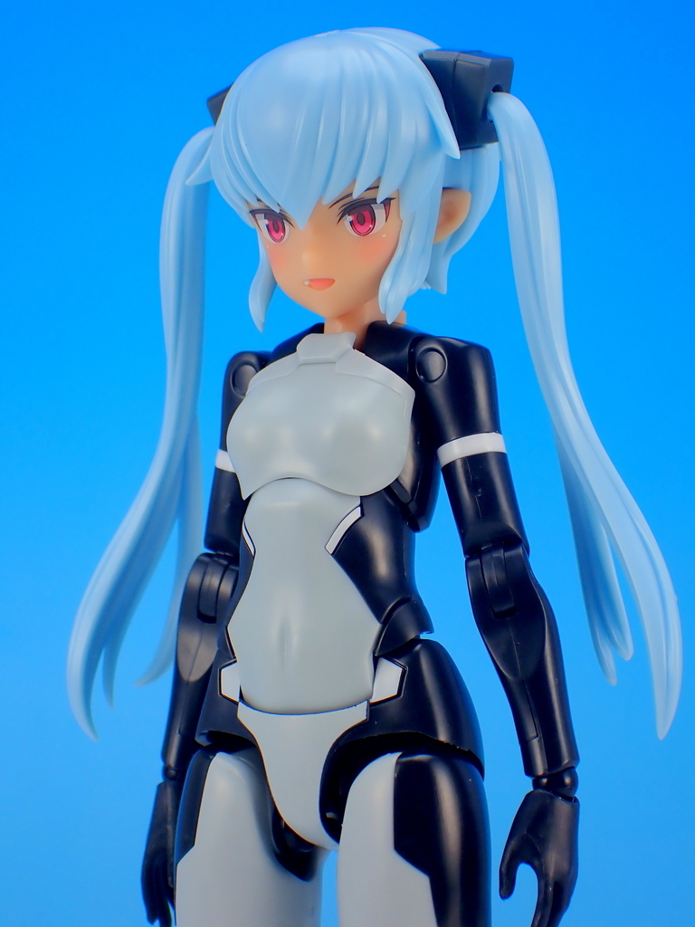 メガミデバイス 武装神姫 悪魔型 ストラーフ を作る その1 - YO
