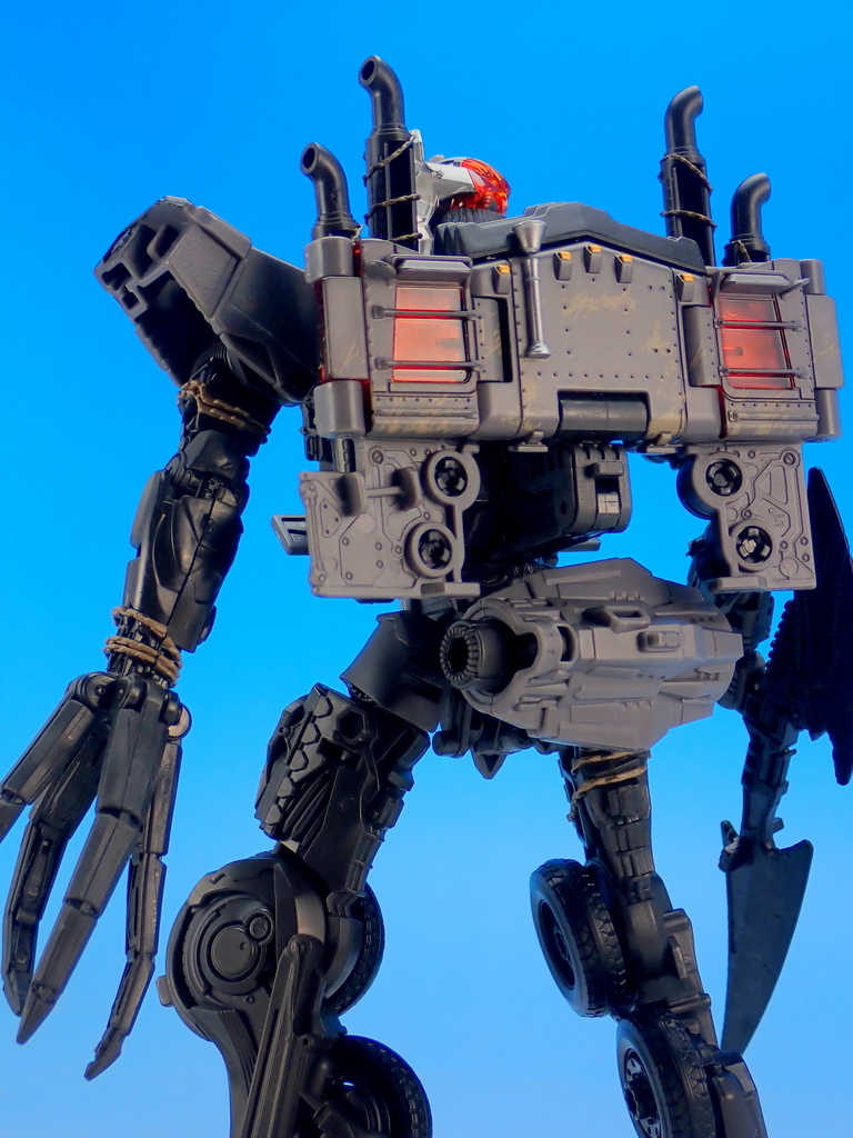 トランスフォーマー スタジオシリーズ SS-109 スカージ で遊ぶ